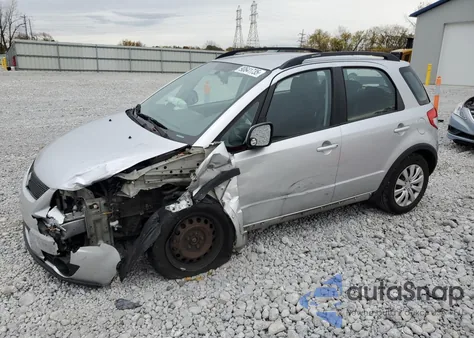 2010 Suzuki Sx4 z USA, uszkodzony, nr VIN JS2YB5A37A6301923